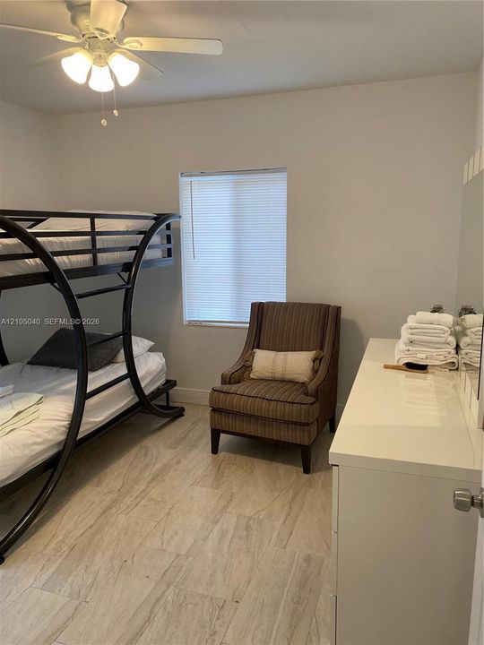 For Rent: $2,495 (2 beds, 1 baths, 832 Square Feet)