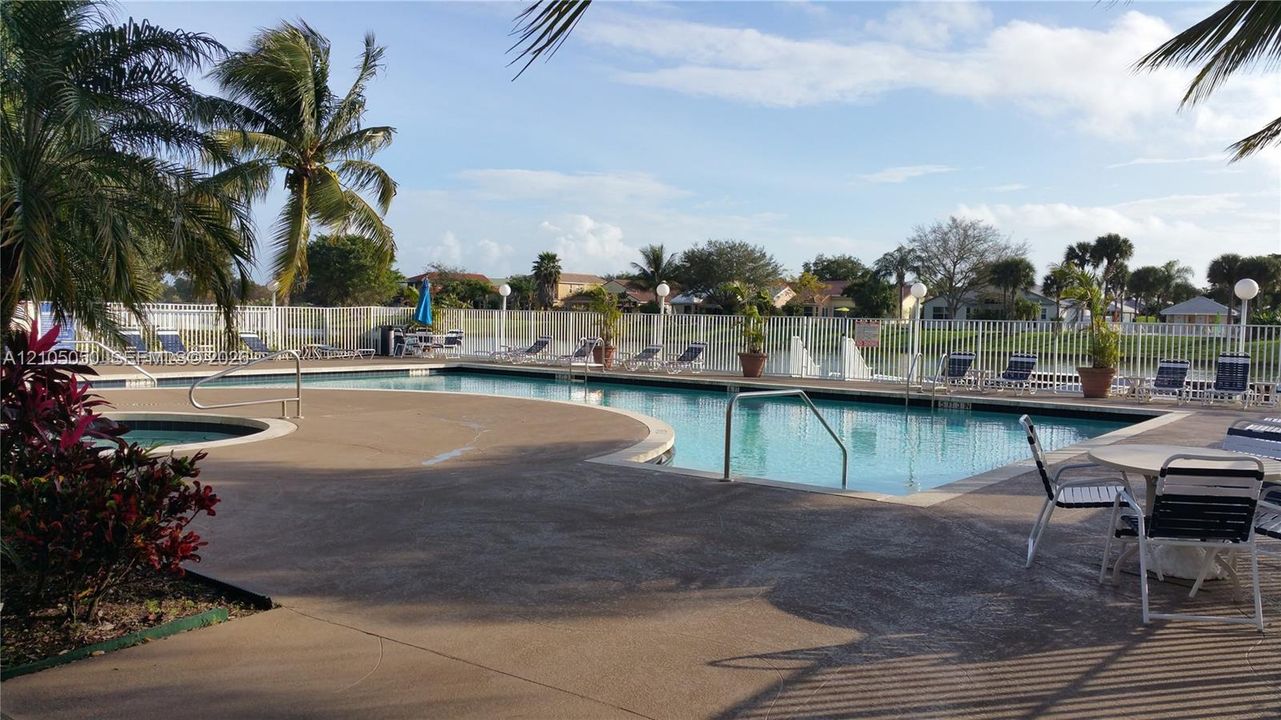For Sale: $197,000 (2 beds, 2 baths, 1256 Square Feet)