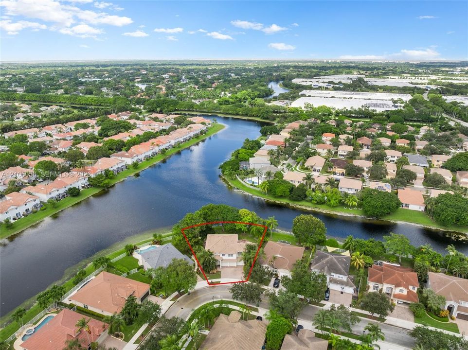 Aerial perspective of subject property and its spectacular location and perimeter landscaping