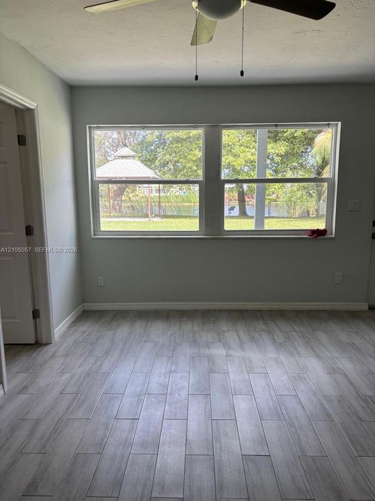 В аренду: $1,900 (1 спален, 1 ванн, 1730 Квадратных фут)