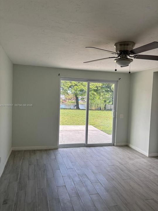 В аренду: $1,900 (1 спален, 1 ванн, 1730 Квадратных фут)