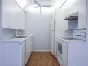 2055 AINSLIE D - KITCHEN PHOTO 2