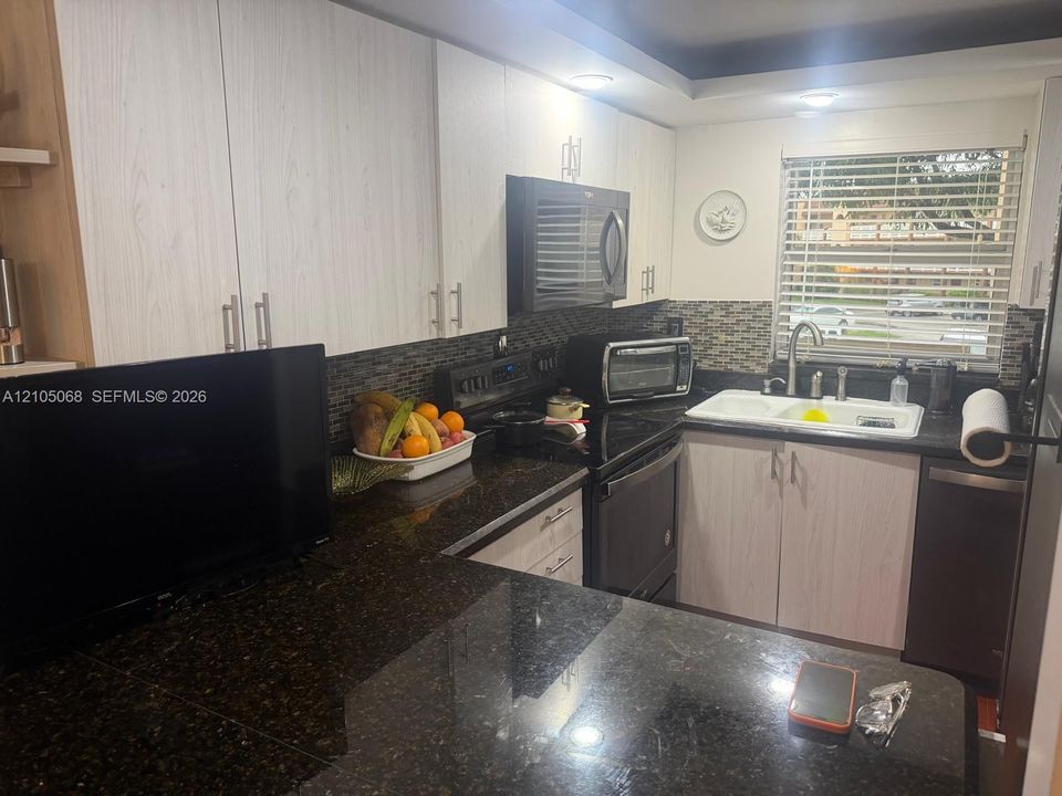 На продажу: $88,500 (1 спален, 1 ванн, 0 Квадратных фут)