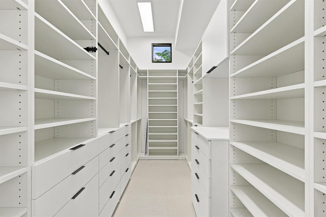 Walk In Closet