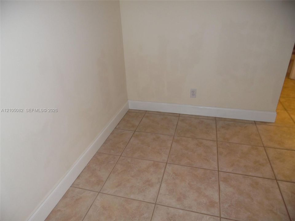 For Rent: $2,250 (2 beds, 2 baths, 1138 Square Feet)
