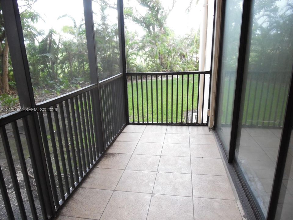 For Rent: $2,250 (2 beds, 2 baths, 1138 Square Feet)