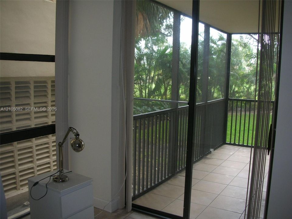 For Rent: $2,250 (2 beds, 2 baths, 1138 Square Feet)