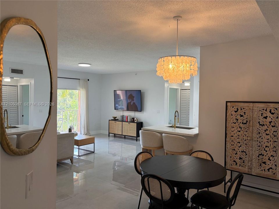 For Rent: $2,400 (2 beds, 2 baths, 1183 Square Feet)