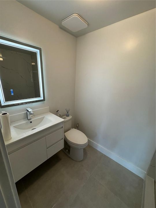 For Rent: $2,400 (2 beds, 2 baths, 1183 Square Feet)