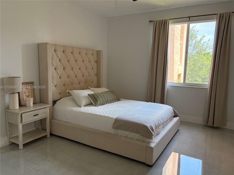 For Rent: $2,400 (2 beds, 2 baths, 1183 Square Feet)