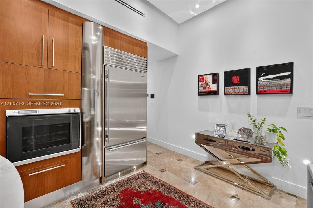 En Venta: $2,925,000 (2 camas, 2 baños, 2208 Pies cuadrados)