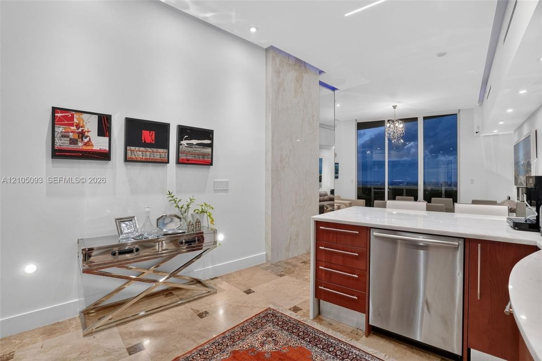 En Venta: $2,925,000 (2 camas, 2 baños, 2208 Pies cuadrados)