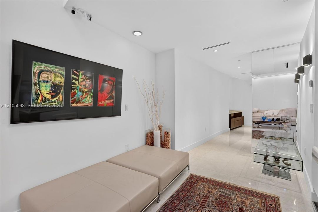 En Venta: $2,925,000 (2 camas, 2 baños, 2208 Pies cuadrados)