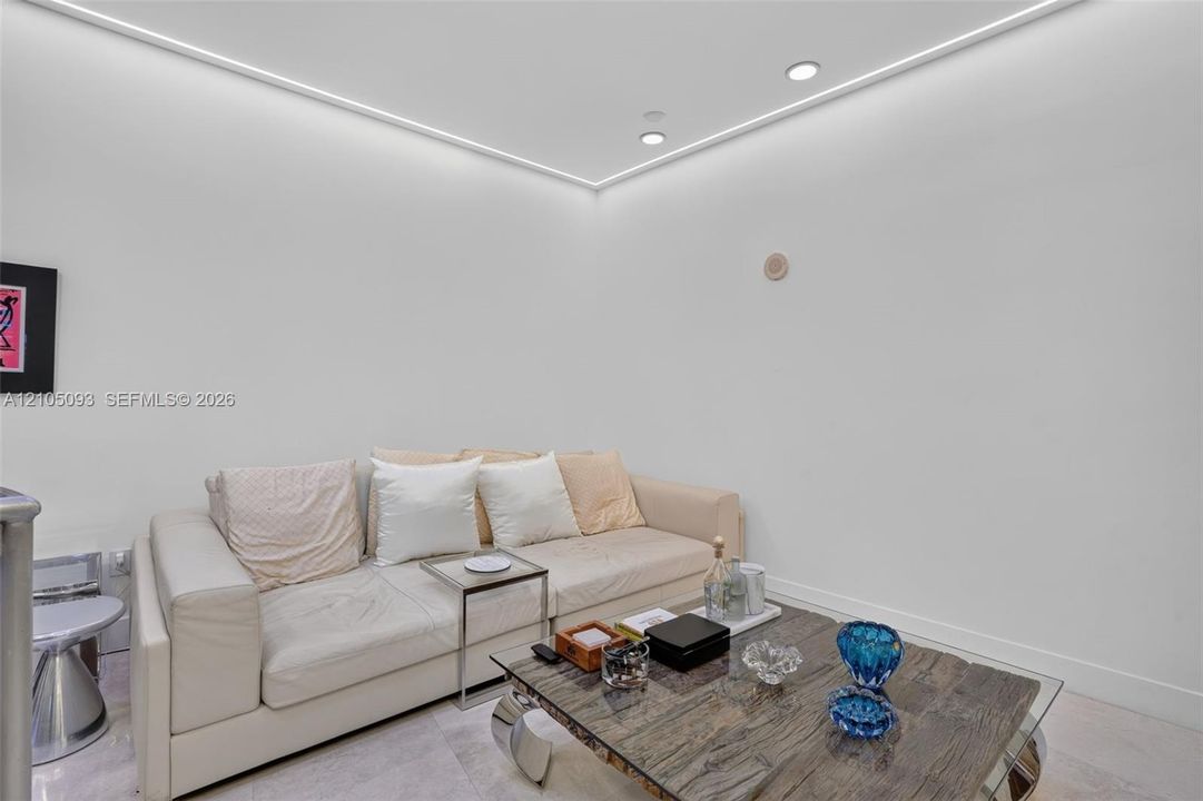 En Venta: $2,925,000 (2 camas, 2 baños, 2208 Pies cuadrados)