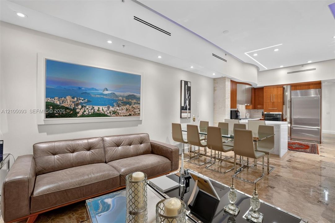 En Venta: $2,925,000 (2 camas, 2 baños, 2208 Pies cuadrados)