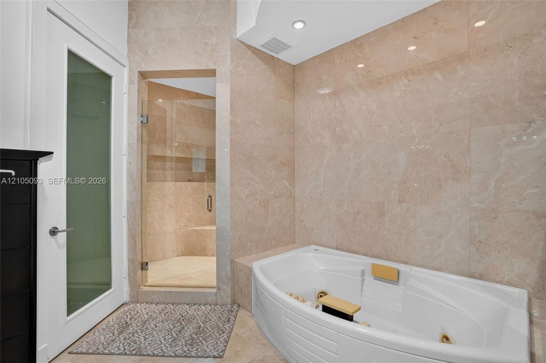 En Venta: $2,925,000 (2 camas, 2 baños, 2208 Pies cuadrados)