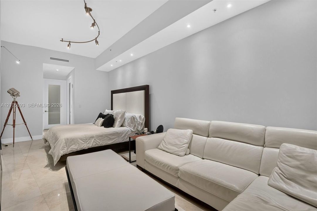 En Venta: $2,925,000 (2 camas, 2 baños, 2208 Pies cuadrados)