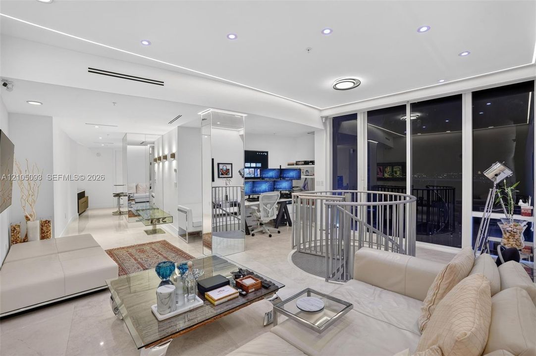 En Venta: $2,925,000 (2 camas, 2 baños, 2208 Pies cuadrados)