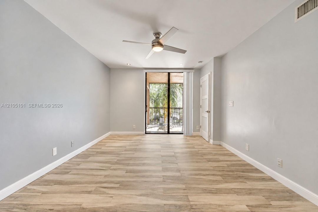 For Rent: $2,600 (2 beds, 2 baths, 985 Square Feet)