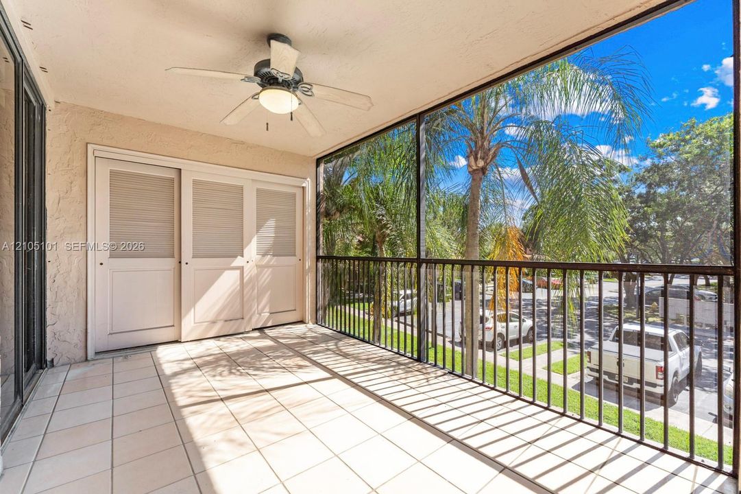 For Rent: $2,600 (2 beds, 2 baths, 985 Square Feet)