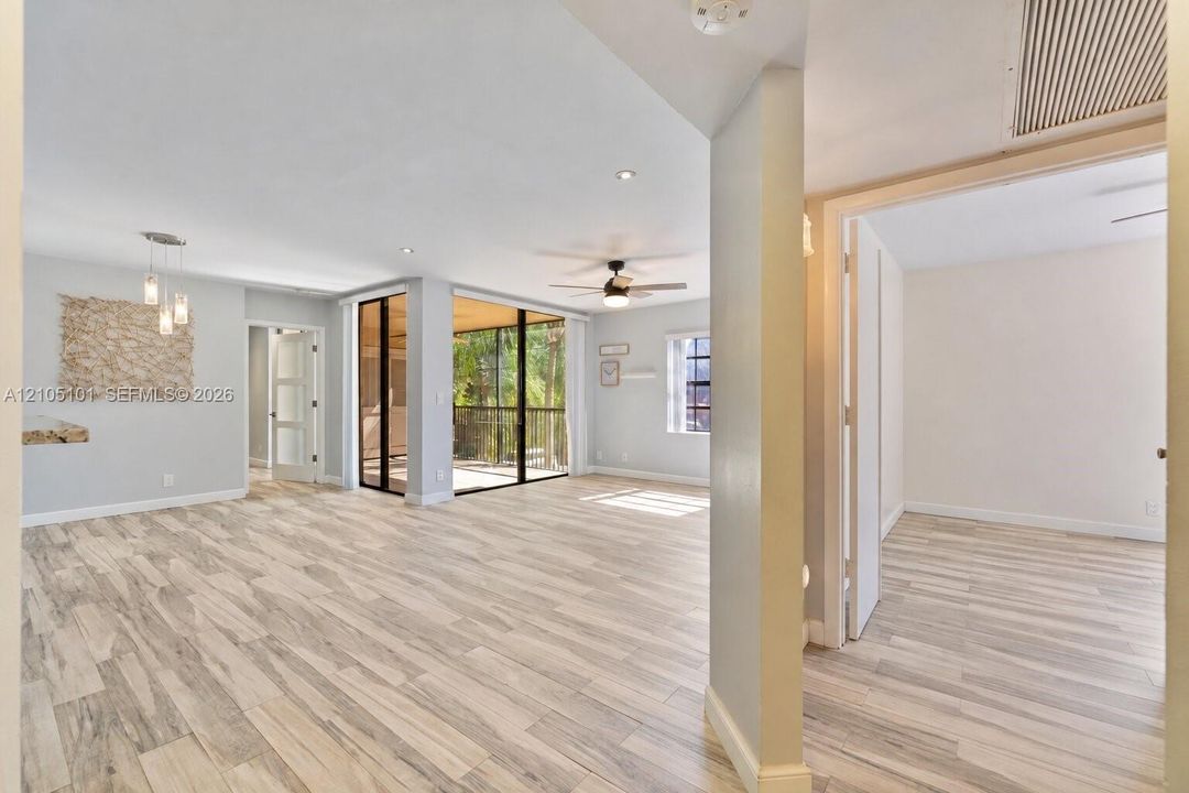 For Rent: $2,600 (2 beds, 2 baths, 985 Square Feet)