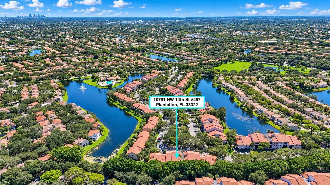 For Rent: $2,600 (2 beds, 2 baths, 985 Square Feet)
