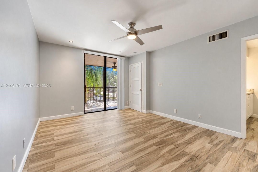 For Rent: $2,600 (2 beds, 2 baths, 985 Square Feet)