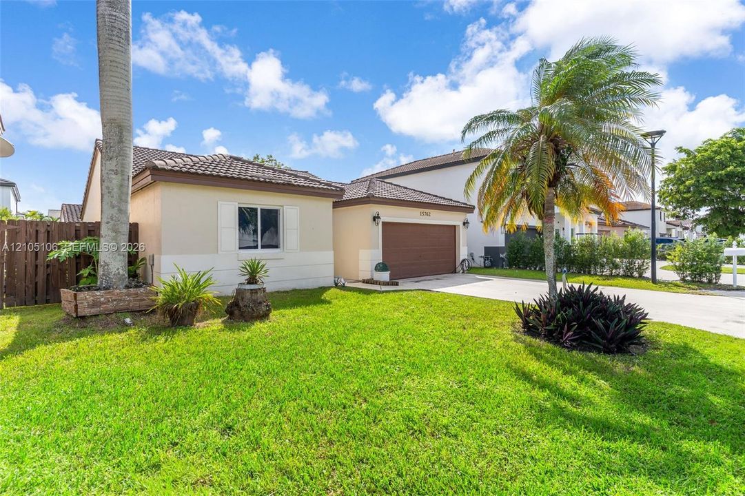 En Venta: $623,730 (3 camas, 2 baños, 1454 Pies cuadrados)