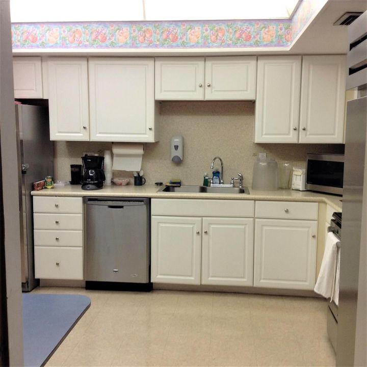 COMMUNITY KITCHEN