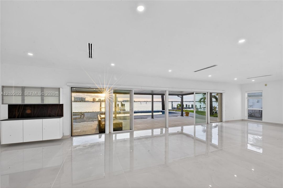 En Renta: $25,000 (4 camas, 4 baños, 3411 Pies cuadrados)
