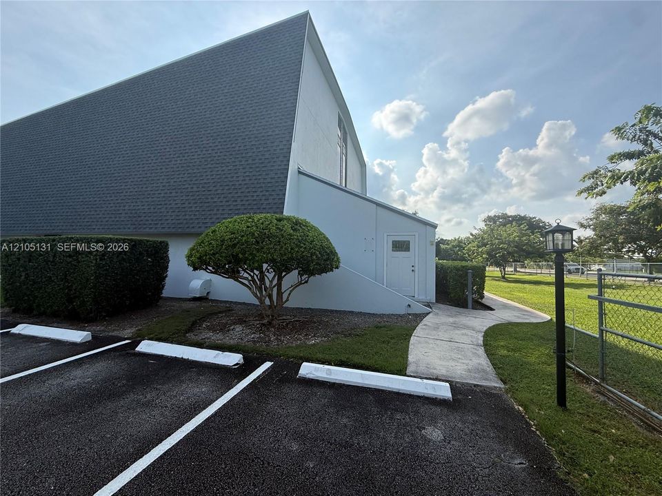For Rent: $1,250 (0 beds, 0 baths, 0 Square Feet)