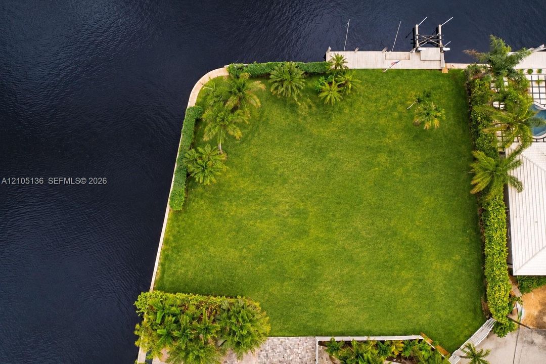 For Sale: $2,999,500 (0.27 acres)