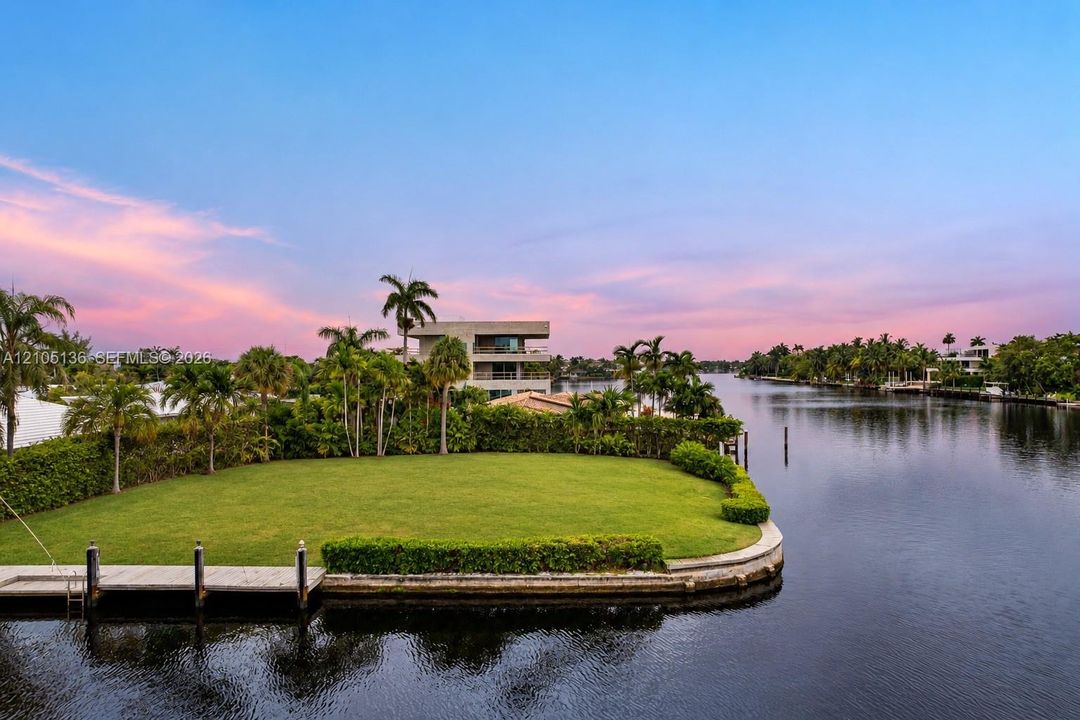 For Sale: $2,999,500 (0.27 acres)