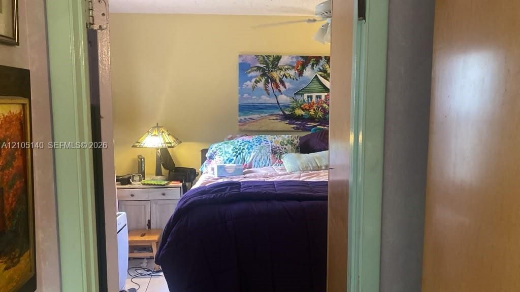 Ceiling-mounted fan fixture