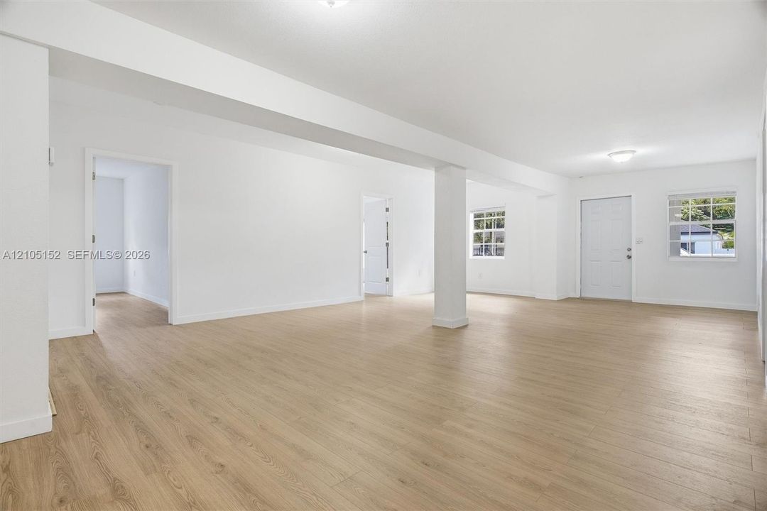 En Venta: $699,000 (4 camas, 3 baños, 2045 Pies cuadrados)