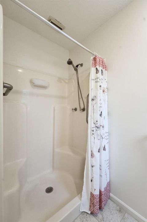 16_primary bathroom
