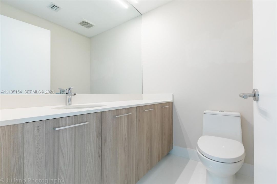 For Sale: $1,269,000 (3 beds, 3 baths, 1301 Square Feet)