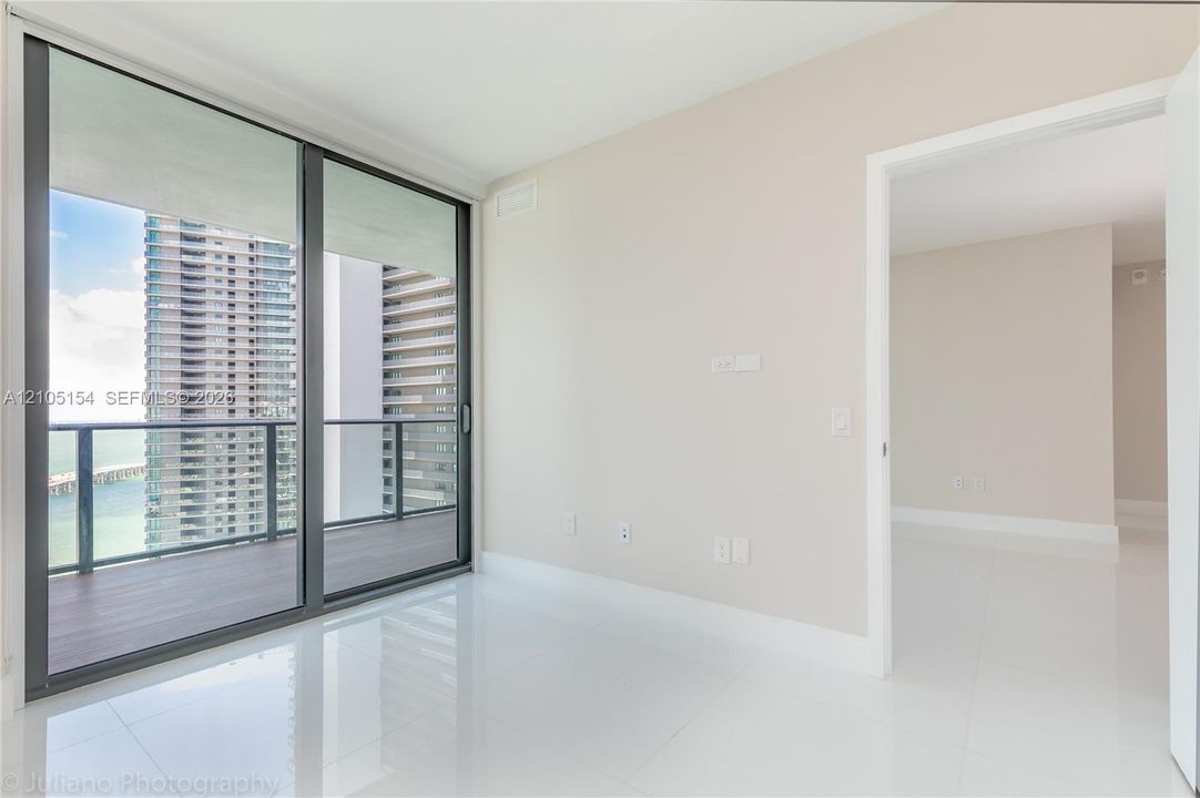 For Sale: $1,269,000 (3 beds, 3 baths, 1301 Square Feet)