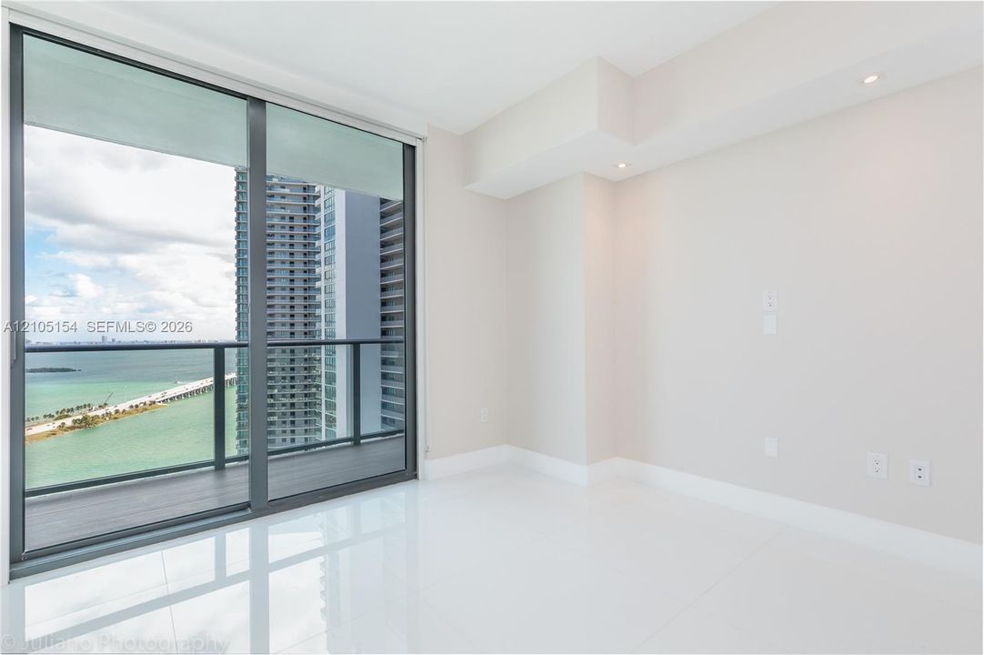 For Sale: $1,269,000 (3 beds, 3 baths, 1301 Square Feet)