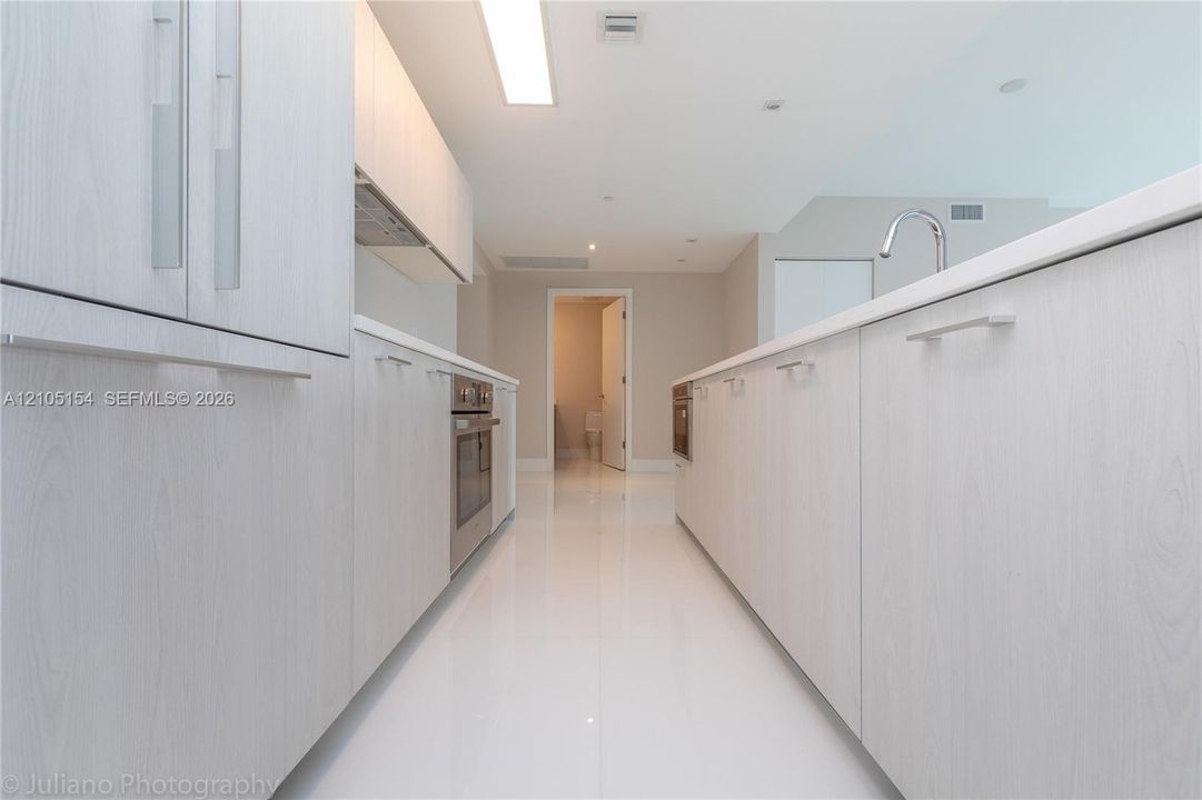 For Sale: $1,269,000 (3 beds, 3 baths, 1301 Square Feet)