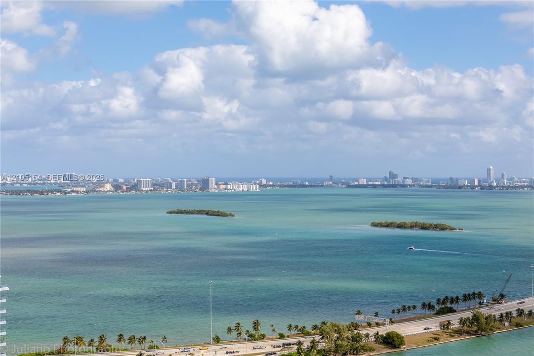 For Sale: $1,269,000 (3 beds, 3 baths, 1301 Square Feet)