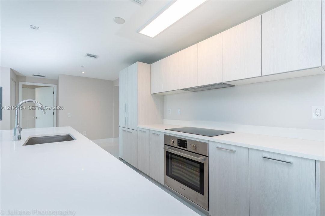For Sale: $1,269,000 (3 beds, 3 baths, 1301 Square Feet)
