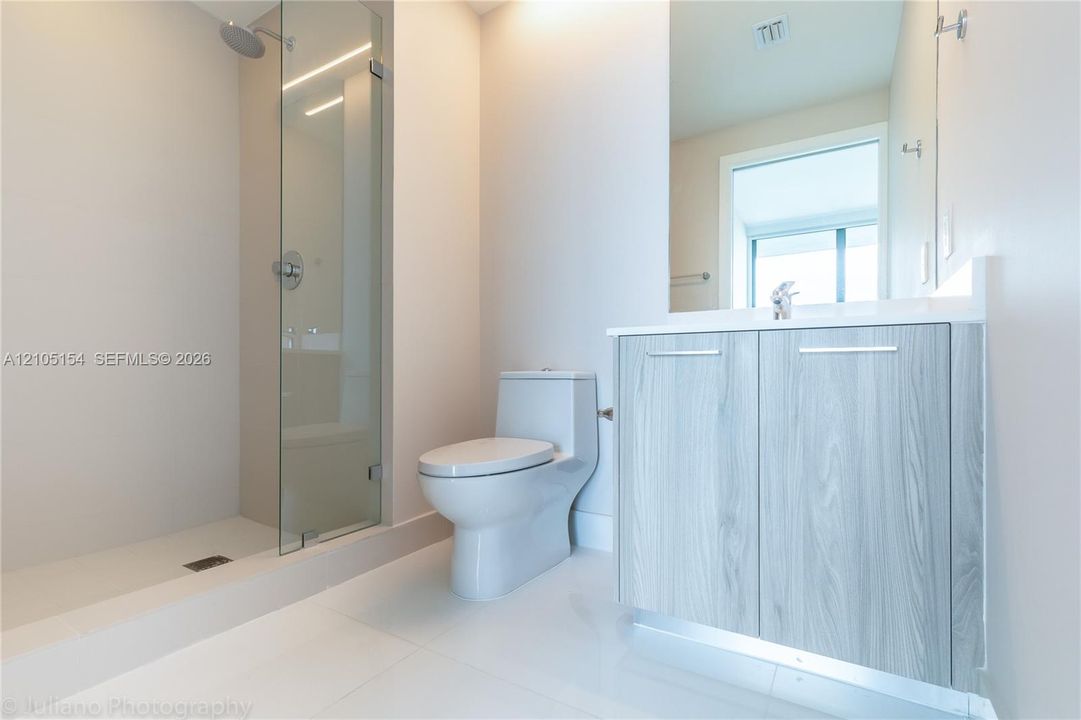 For Sale: $1,269,000 (3 beds, 3 baths, 1301 Square Feet)