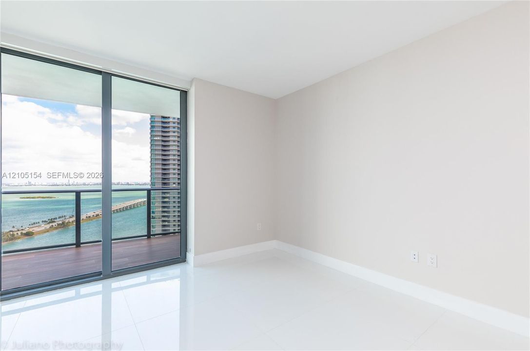 For Sale: $1,269,000 (3 beds, 3 baths, 1301 Square Feet)