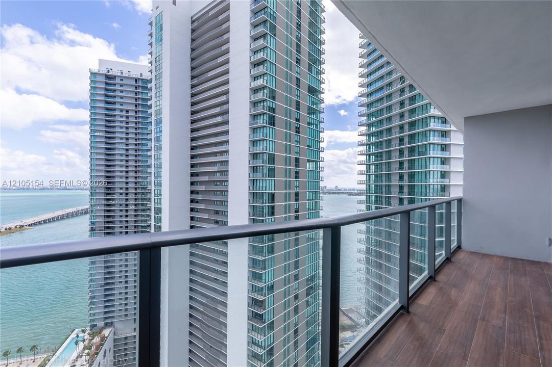 For Sale: $1,269,000 (3 beds, 3 baths, 1301 Square Feet)