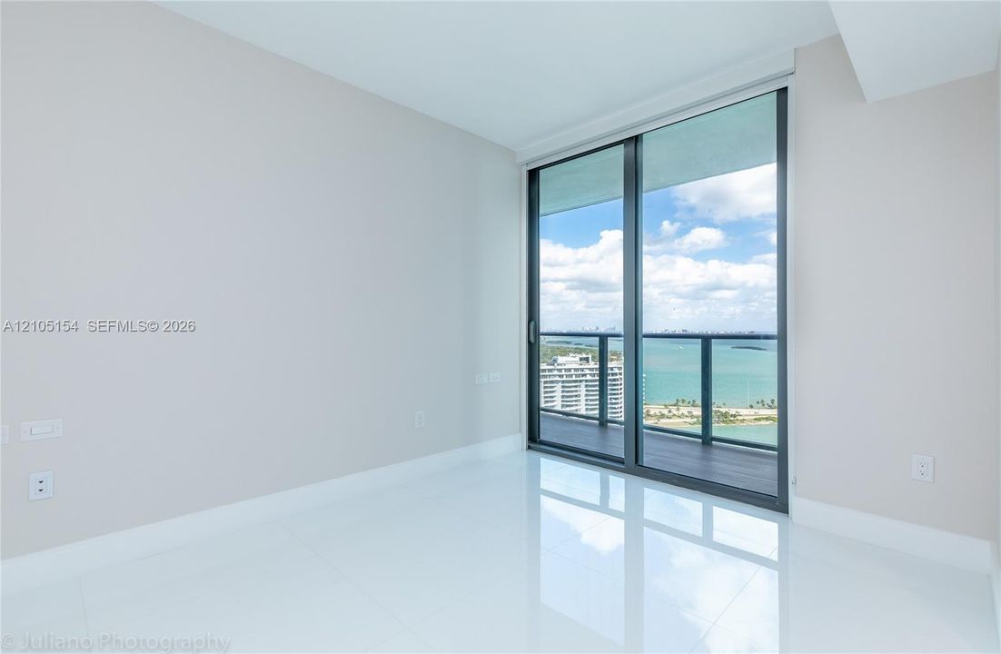 For Sale: $1,269,000 (3 beds, 3 baths, 1301 Square Feet)
