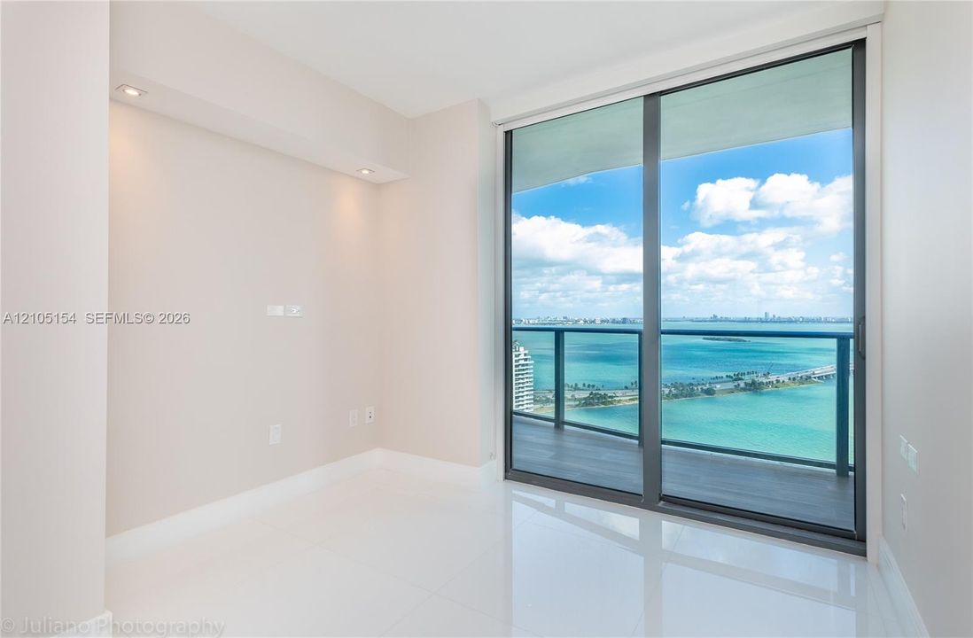 For Sale: $1,269,000 (3 beds, 3 baths, 1301 Square Feet)