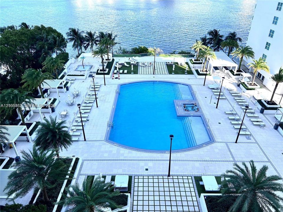 待售: $1,199,000 (2 贝兹, 2 浴室, 2001 平方英尺)