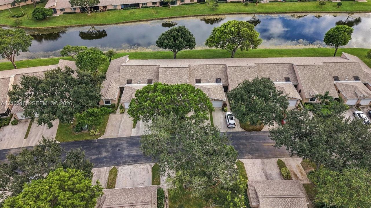 For Sale: $445,000 (2 beds, 2 baths, 1382 Square Feet)