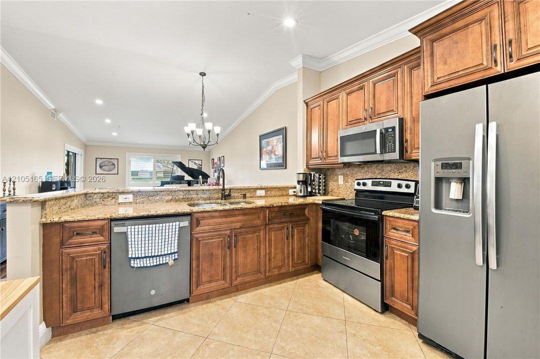 For Sale: $445,000 (2 beds, 2 baths, 1382 Square Feet)